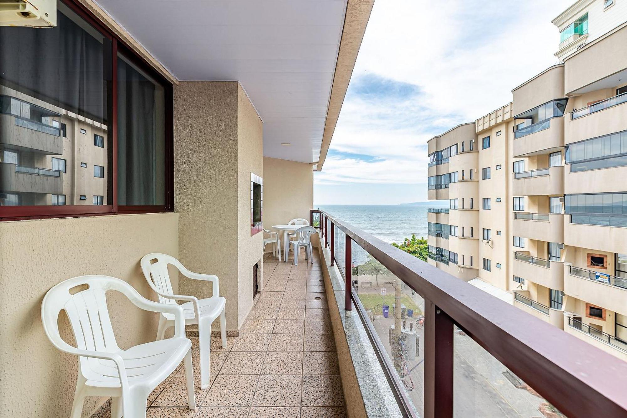 Apto Pe Na Areia Vista Mar Em Meia Praia Evb308 Itapema Kültér fotó